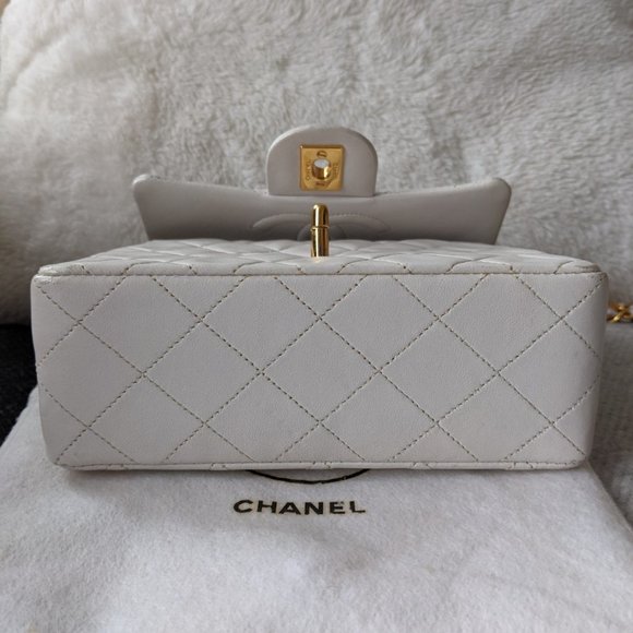 Chanel classic mini flap bag white and gold - Picture 7 of 12